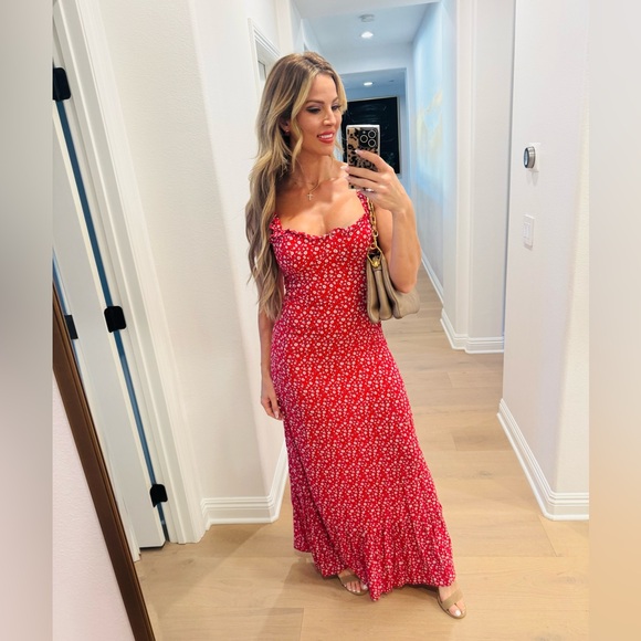 Vici Red and White Floral Maxi Dress - Picture 3 of 8